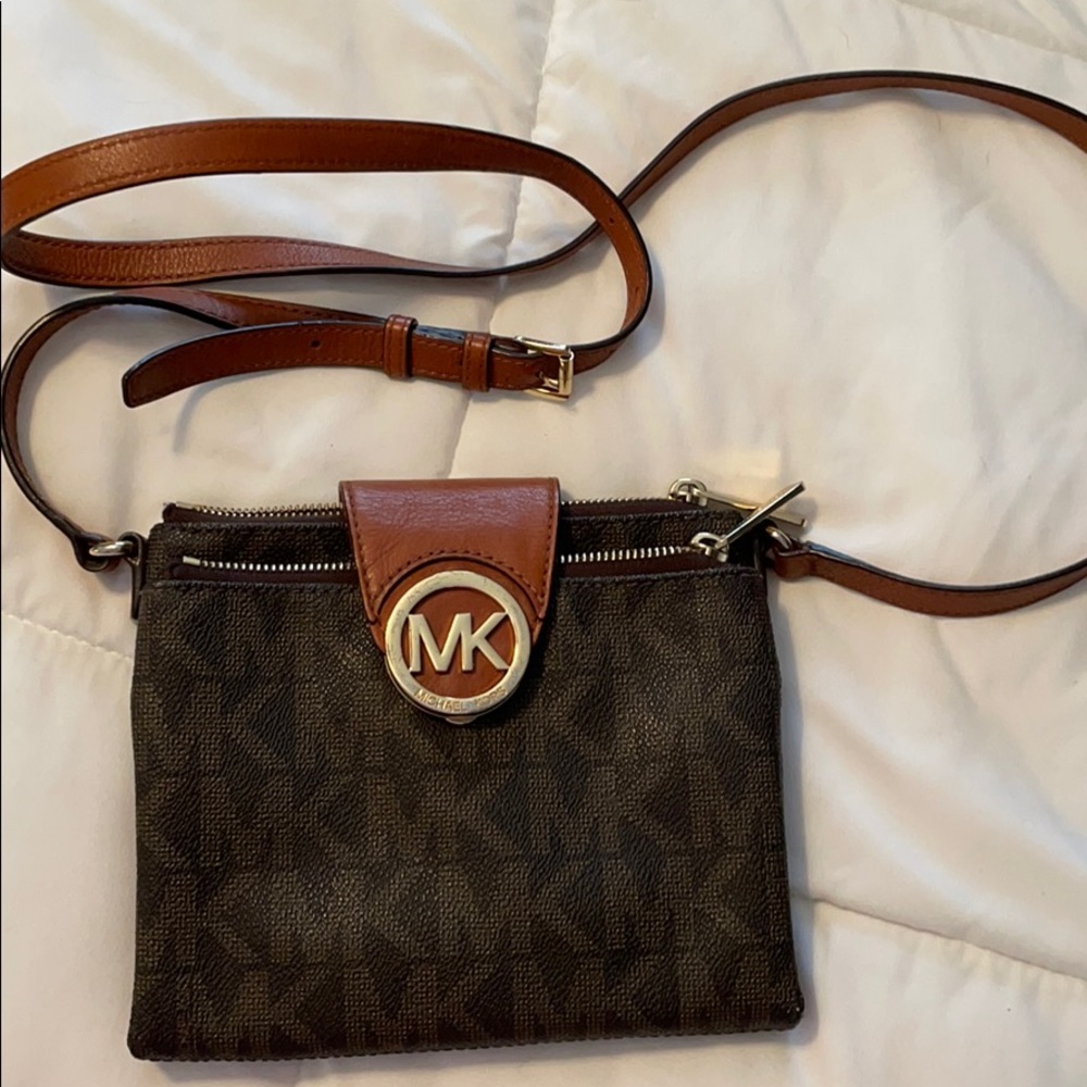 Michael Kors Cross body purse